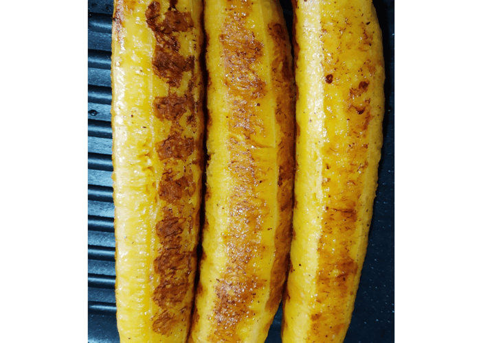 Plátano maduro asado con queso