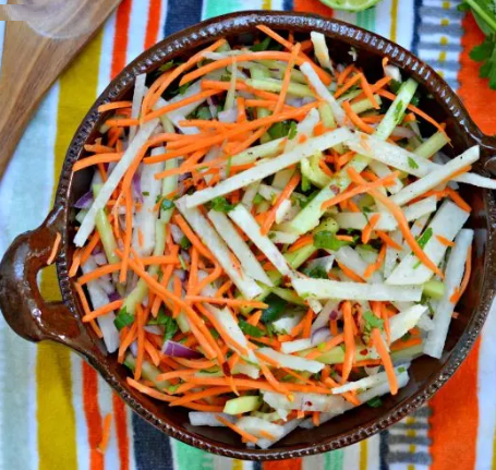 Ensalada de jícama con zanahoria