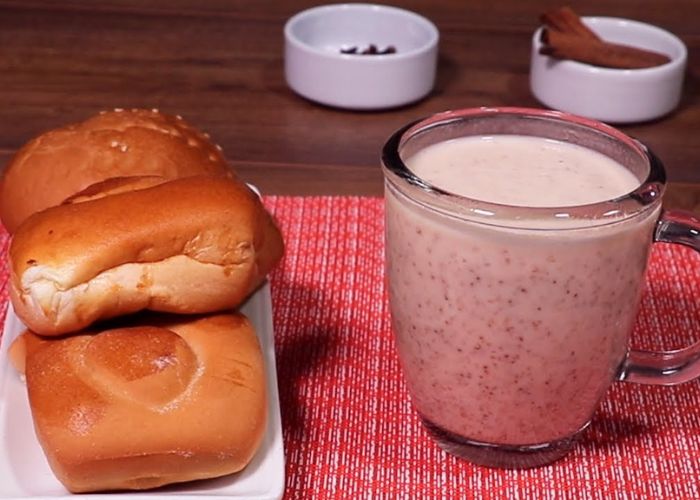 Tazón de kiwicha con leche cremosa y canela